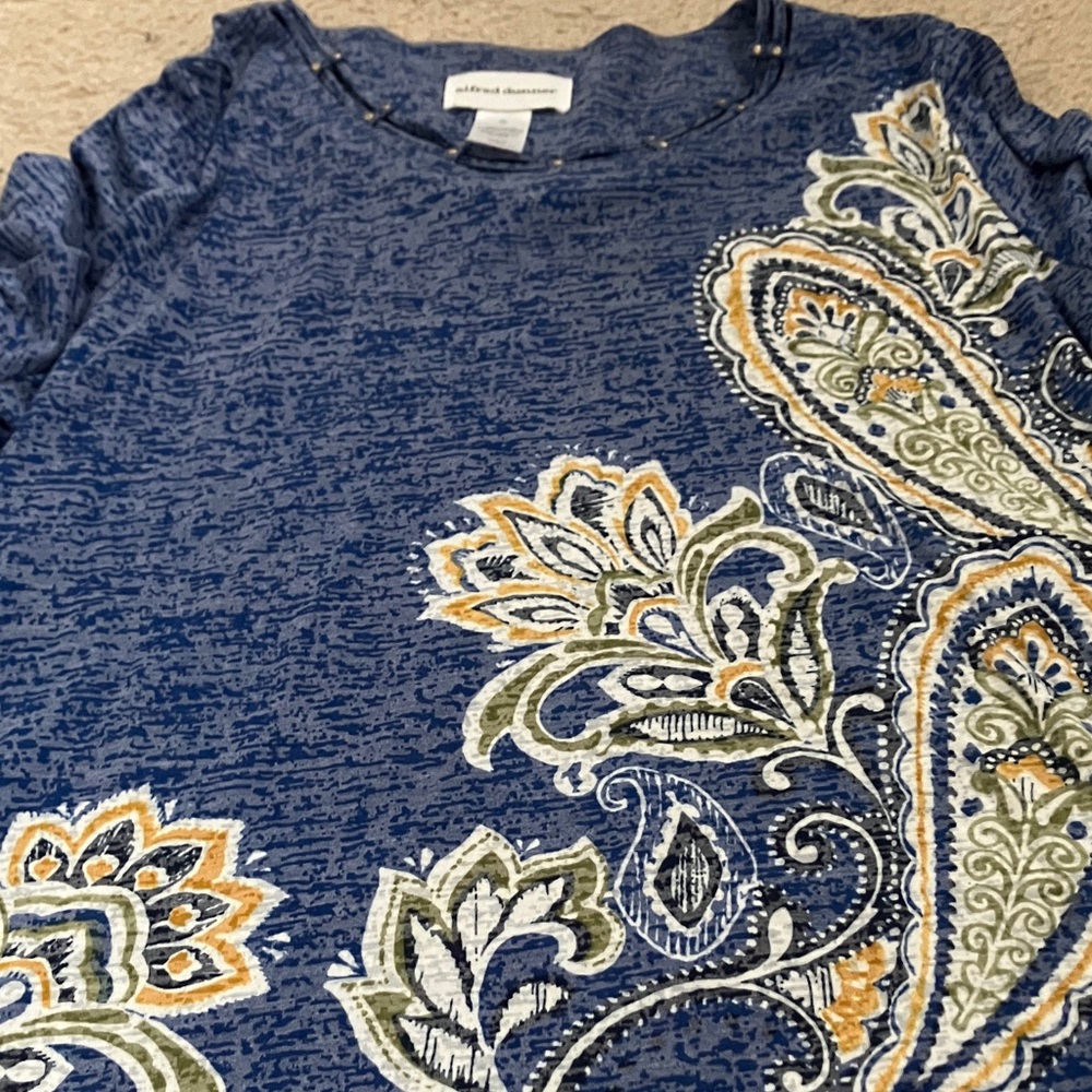Pretty 3/4 sleeve top